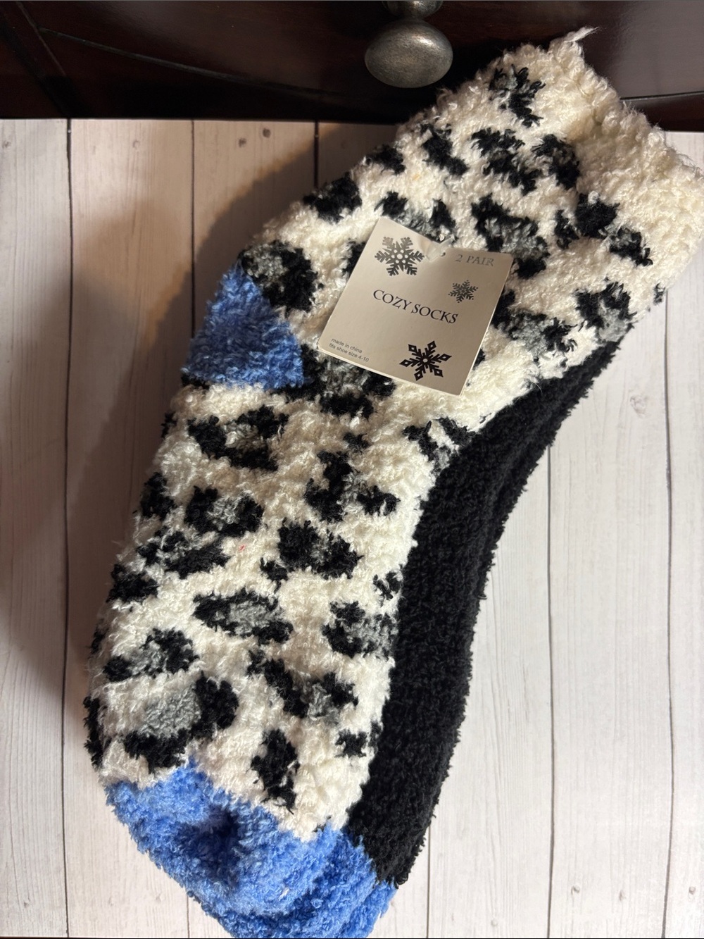 2 Pair Fuzzy Socks- Leopard Print
Size 4-10